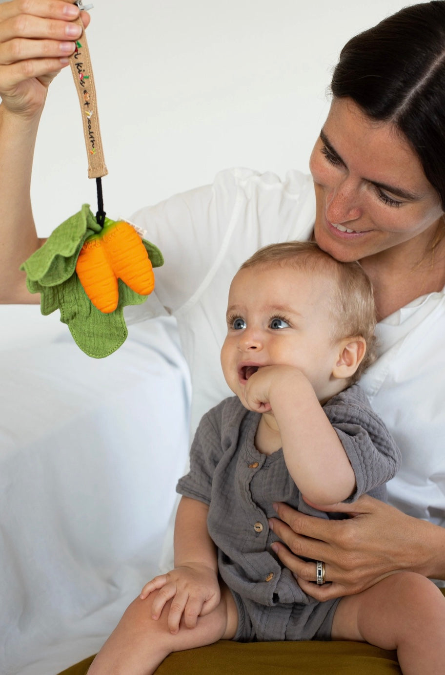 Hanger Cool Kids Pacifier Holder